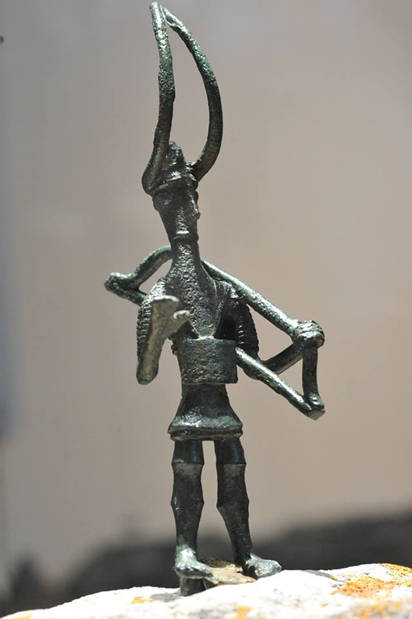 Statue of bronze archer